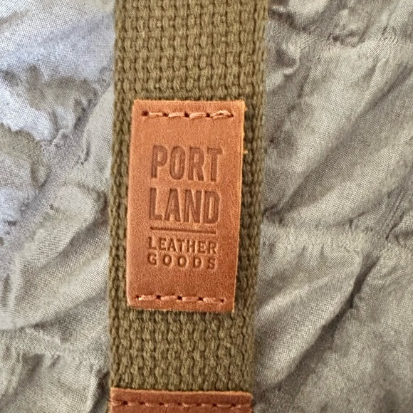 Portland Leather Almost Perfect Crossbody bag - Picture 4 of 7